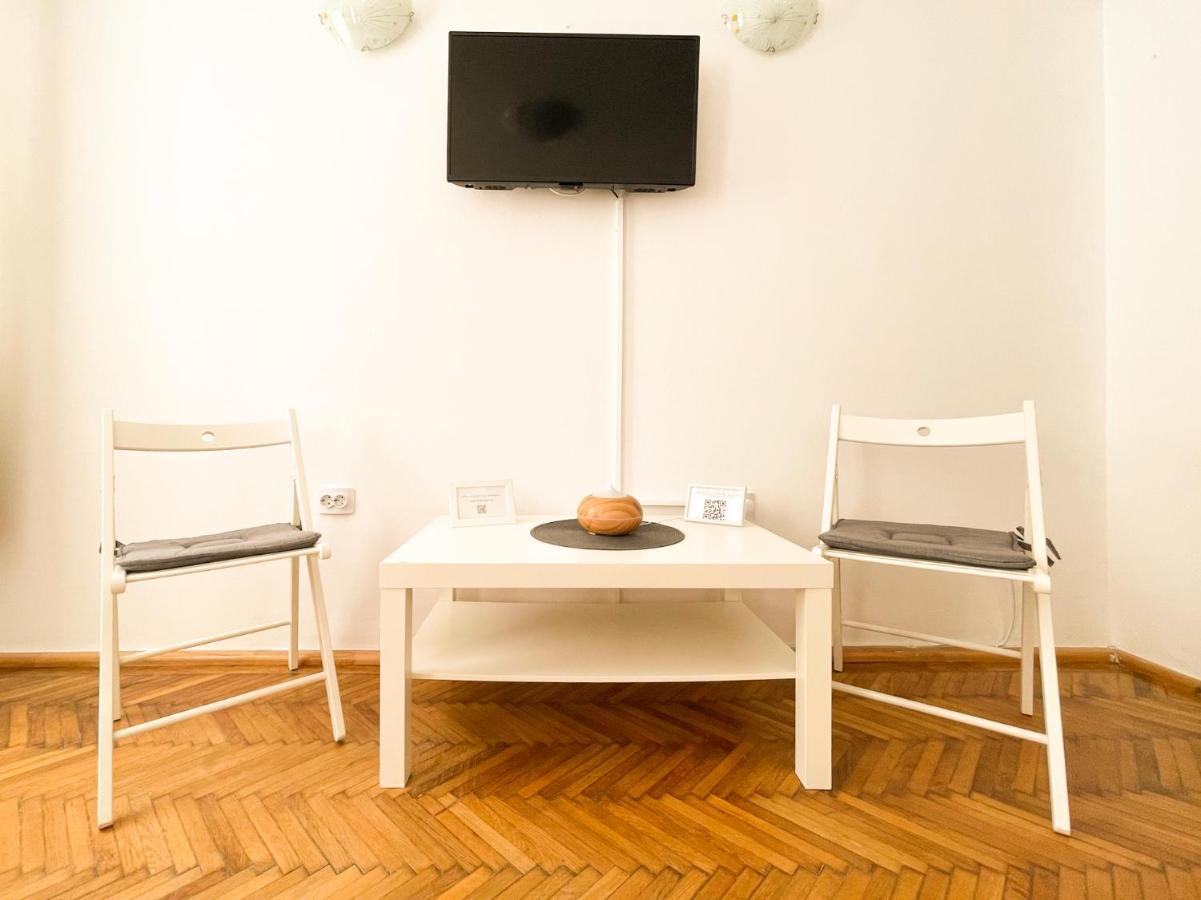 White Moon Apartment Brašov Exteriér fotografie